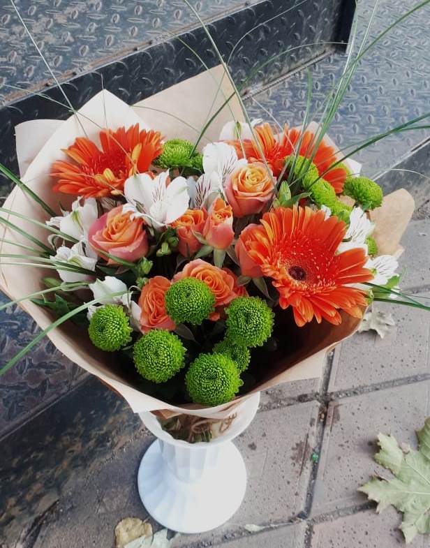 Букет цветов из: Герберы, Хризантемы, Альстромерии и Розы в Пригородном Краснодарского края