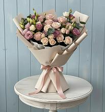 Букет цветов из:  Розы и Лизиантусы в Пригородном Краснодарского края