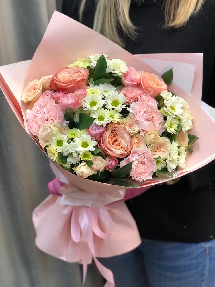 Букет цветов из: Гвоздики, Розы и Хризантемы в Пригородном Краснодарского края