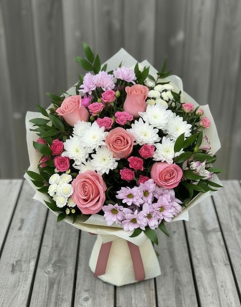 Букет цветов из: Альстромерии, Гвоздики, Розы и Хризантемы в Пригородном Краснодарского края