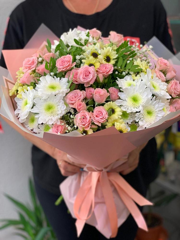 Букет цветов из: Розы и Хризантемы в Пригородном Краснодарского края
