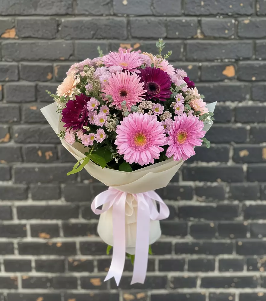 Букет цветов из: Герберы и Хризантемы в Пригородном Краснодарского края