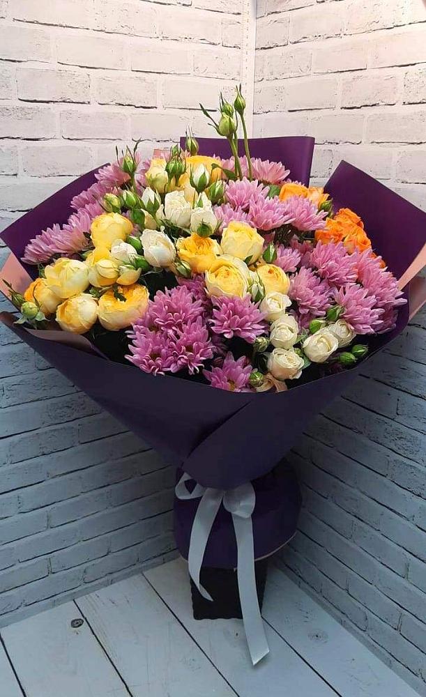 Букет цветов из: Хризантемы и Розы в Пригородном Краснодарского края