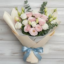 Букет цветов из:  Лизиантусы в Пригородном Краснодарского края