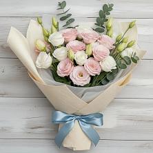 Букет цветов из:  Лизиантусы в Пригородном Краснодарского края