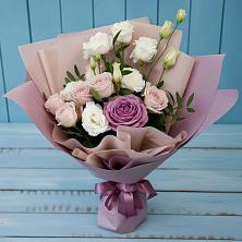 Букет цветов из:  Розы и Лизиантусы в Пригородном Краснодарского края
