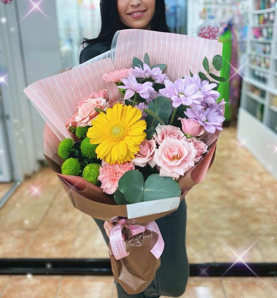 Букет цветов из: Герберы, Хризантемы, Розы и Гвоздики в Пригородном Краснодарского края