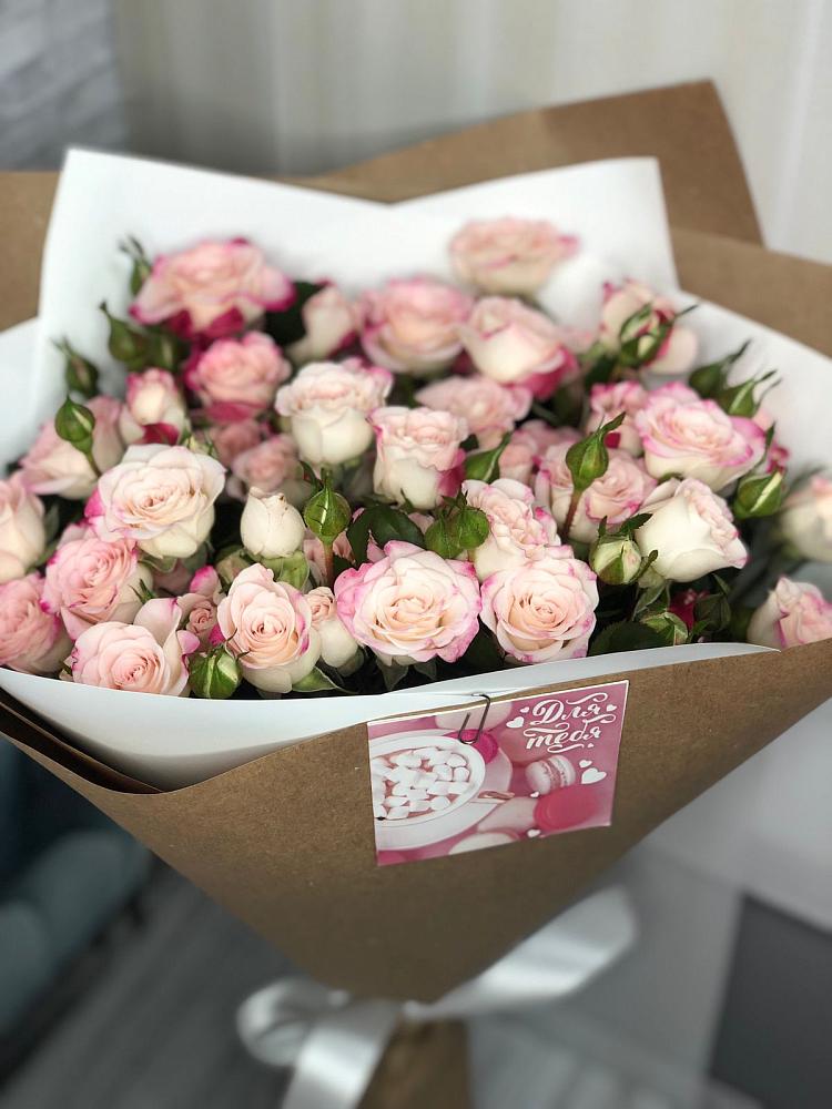 Букет цветов из: Розы в Пригородном Краснодарского края