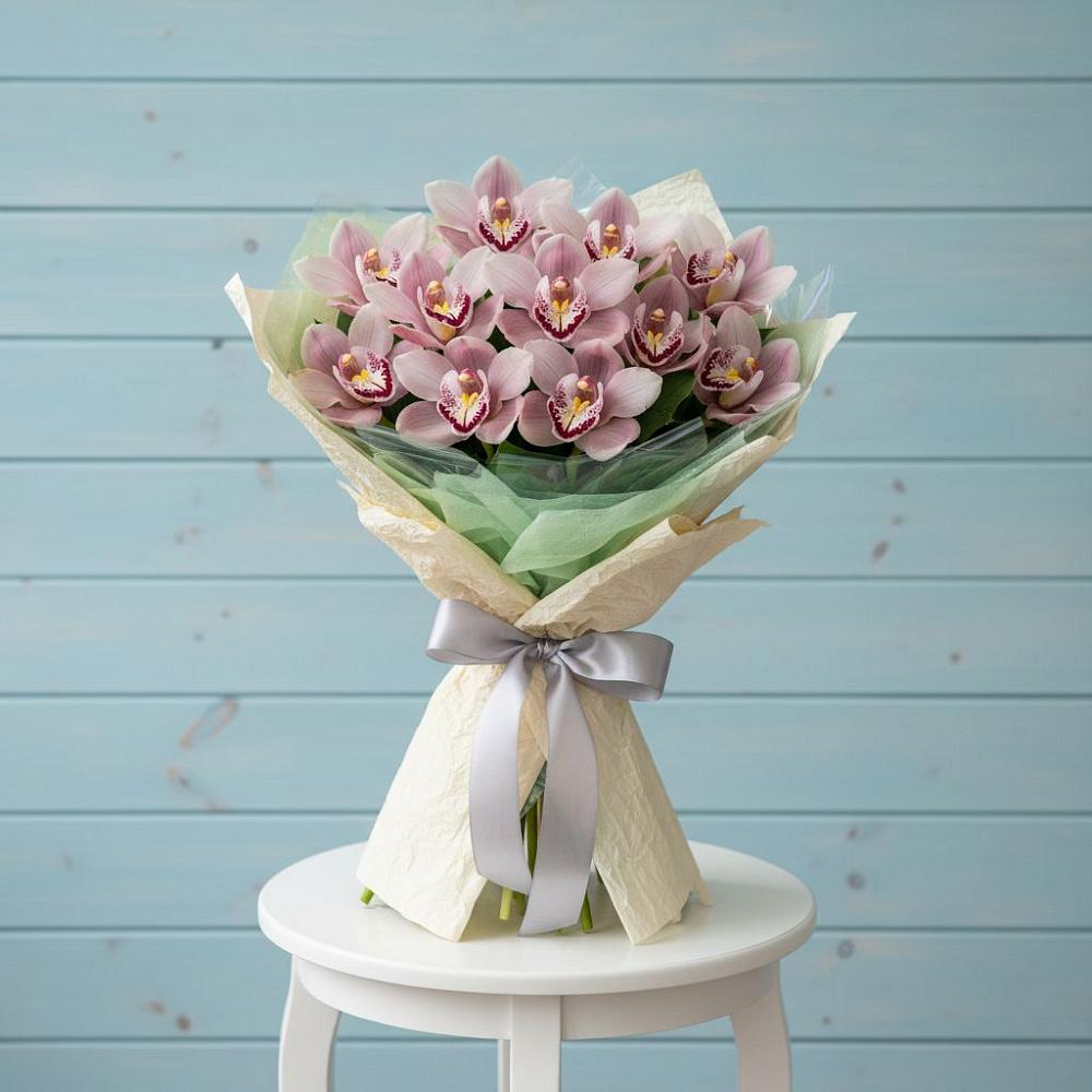 Букет цветов из: Орхидеи и Розы в Пригородном Краснодарского края