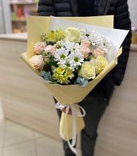 Букет цветов из:  Альстромерии, Розы и Хризантемы в Пригородном Краснодарского края