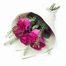 Букет цветов из:  Розы в Пригородном Краснодарского края