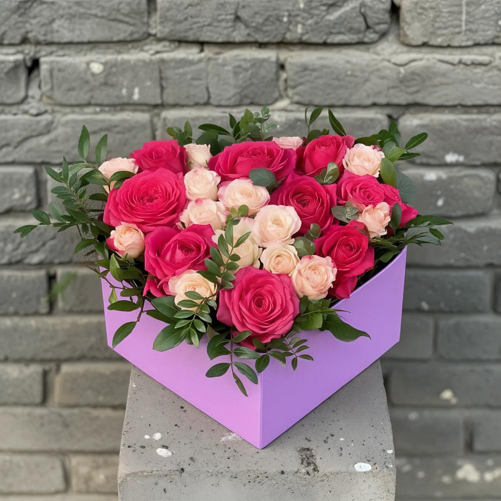 Цветочная композиция из Розы в коробке в Пригородном Краснодарского края