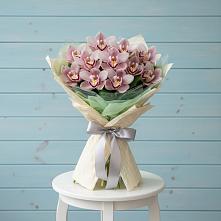 Букет цветов из:  Орхидеи и Розы #REPLACE_PRED# Пригородном Краснодарского края