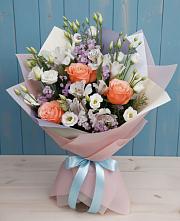 Букет цветов из:  Лизиантусы, Розы, Альстромерии и Гипсофила в Пригородном Краснодарского края