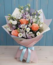 Букет цветов из:  Лизиантусы, Розы, Альстромерии и Гипсофила в Пригородном Краснодарского края