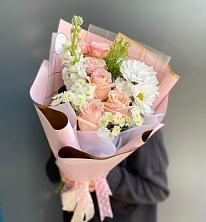 Букет цветов из:  Хризантемы и Розы в Пригородном Краснодарского края