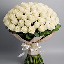 Букет 101 беля роза Белоснежка в Пригородном Краснодарского края