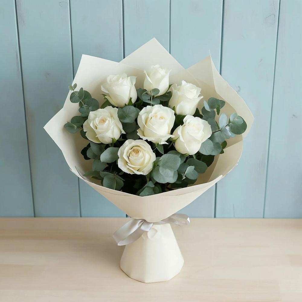 Букет Белые розы в Эвкалипте в Пригородном Краснодарского края
