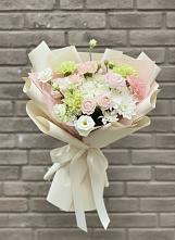Букет цветов из:  Гвоздики, Розы, Лизиантусы и Хризантемы в Пригородном Краснодарского края