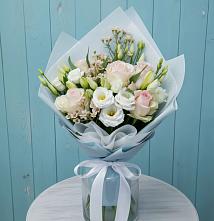 Букет цветов из:  Розы и Лизиантусы в Пригородном Краснодарского края