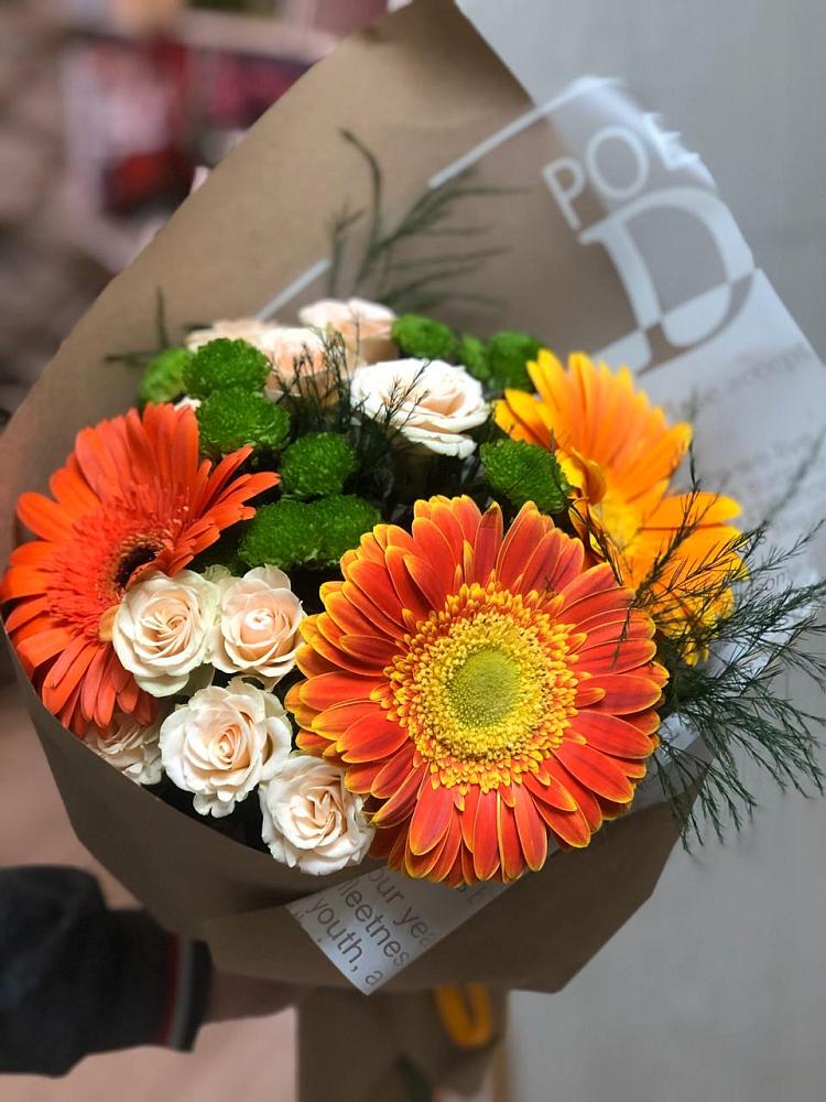Букет цветов из: Герберы, Хризантемы и Розы в Пригородном Краснодарского края