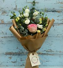 Букет цветов из:  Розы и Лизиантусы в Пригородном Краснодарского края