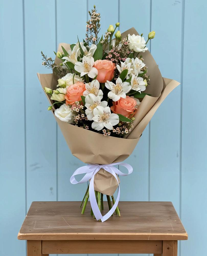 Букет цветов из: Альстромерии, Лизиантусы, Розы и Хризантемы в Пригородном Краснодарского края