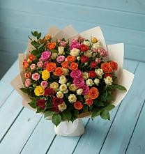 Букет Микс из разноцветных кустовых роз в Пригородном Краснодарского края
