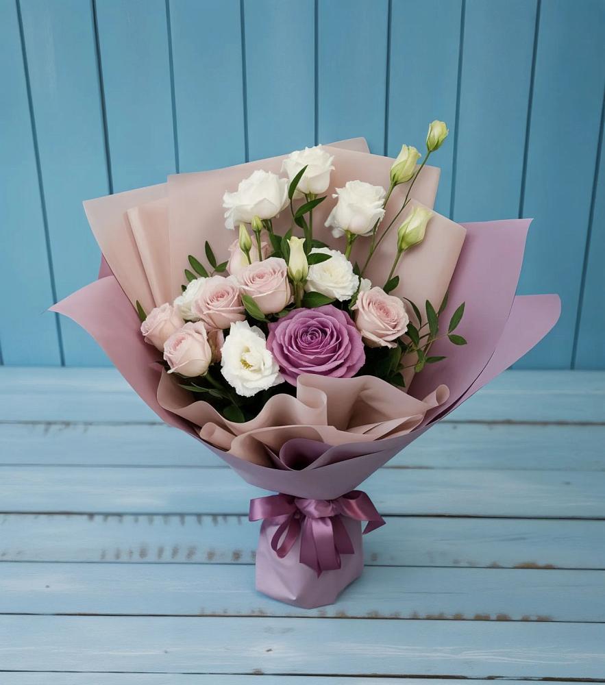 Букет цветов из: Розы и Лизиантусы в Пригородном Краснодарского края