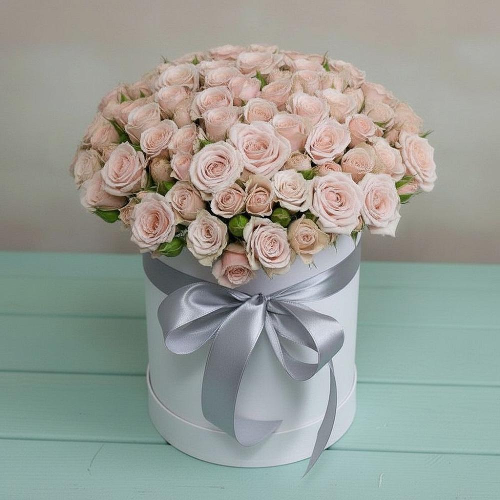 Цветочная композиция из Розы в шляпной коробке в Пригородном Краснодарского края